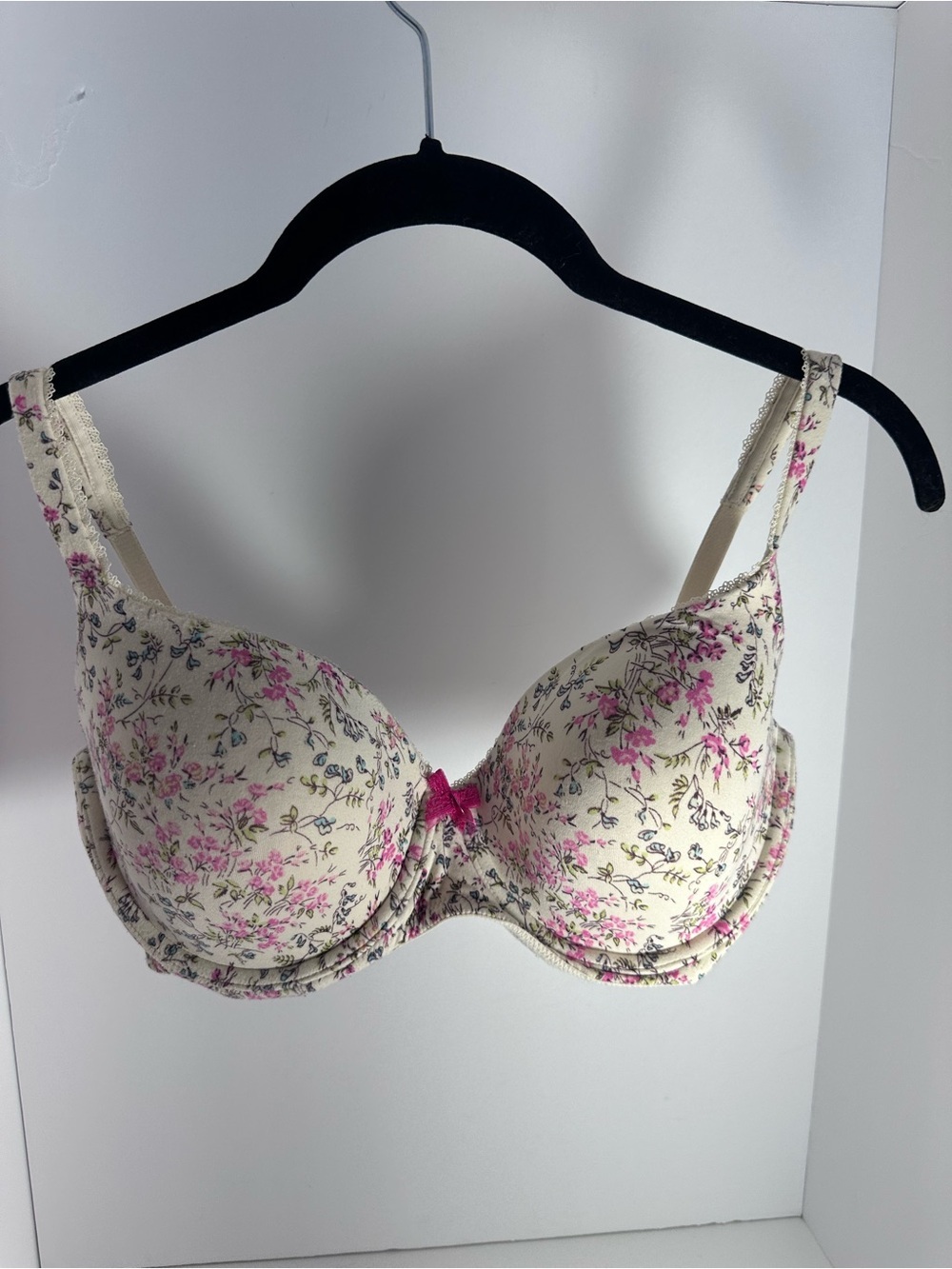 Victoria's Secret Cream Floral Underwire Bra with Pink Accents